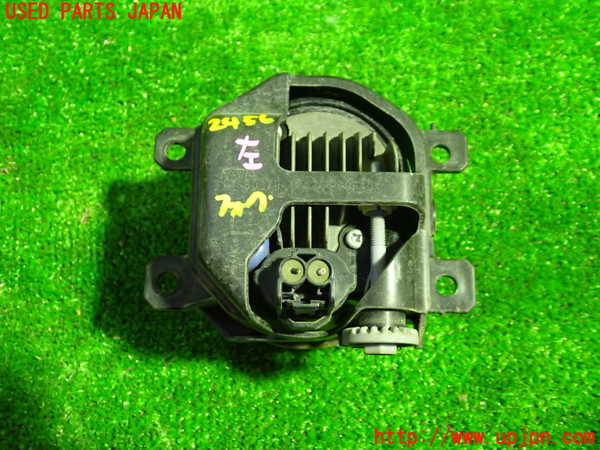 5UPJ-24561182]レヴォーグ(VM4)左フォグ 中古_m0002.jpg
