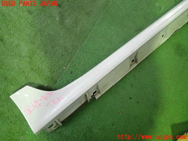 1UPJ-24561390]レヴォーグ(VM4)右サイドステップ 中古_m0002.jpg