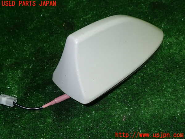 5UPJ-24566550]レヴォーグ(VM4)アンテナ 中古_m0002.jpg