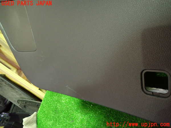 5UPJ-24561578]レヴォーグ(VM4)バックドア内張り 中古_m0002.jpg