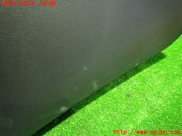 5UPJ-24561578]レヴォーグ(VM4)バックドア内張り 中古_m0003.jpg