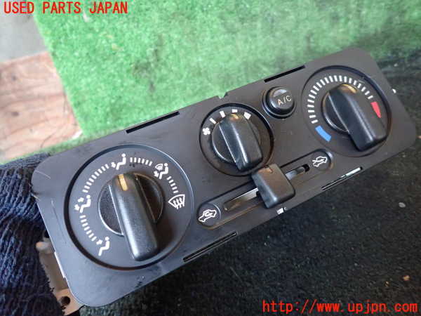 5UPJ-24576066]ジムニー(JB23W)エアコンスイッチ1 中古_m0002.jpg