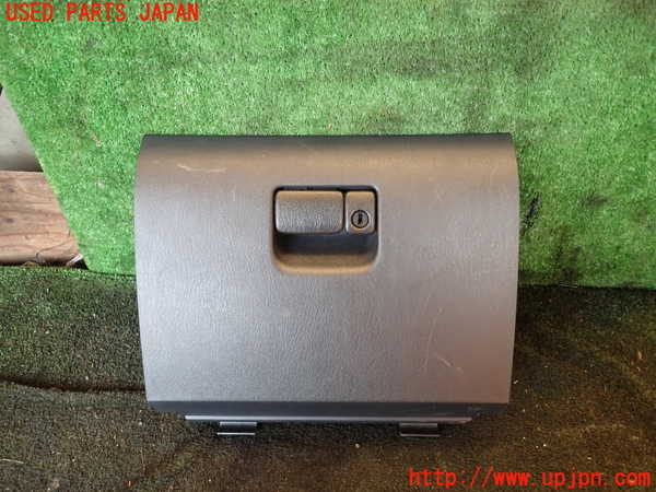 5UPJ-24577516]ジムニー(JB23W)グローブボックス1 中古_m0001.jpg