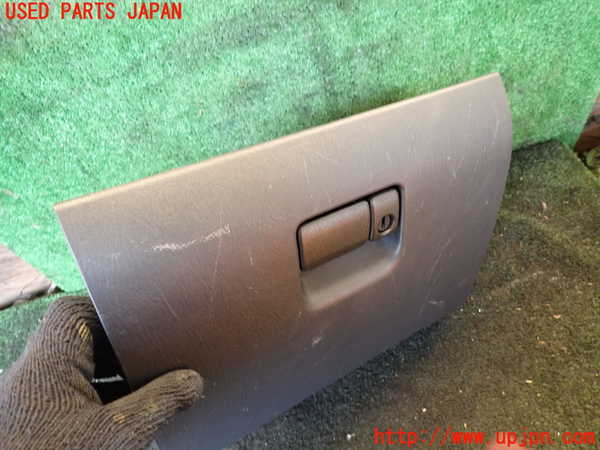 5UPJ-24577516]ジムニー(JB23W)グローブボックス1 中古_m0002.jpg