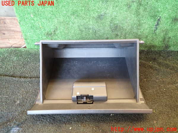 5UPJ-24577516]ジムニー(JB23W)グローブボックス1 中古_m0003.jpg