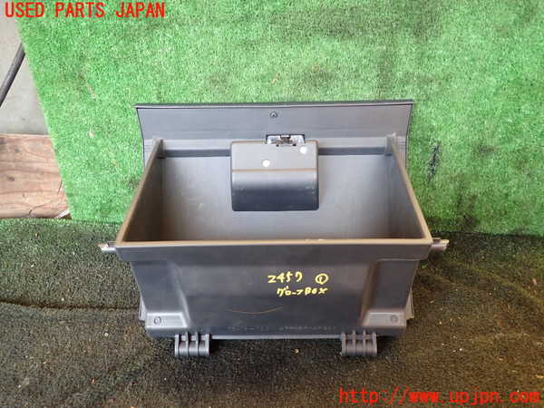5UPJ-24577516]ジムニー(JB23W)グローブボックス1 中古_m0004.jpg