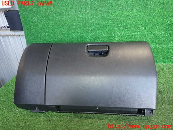 5UPJ-24587516]インプレッサ WRX-STi(GDB)グローブボックス1 中古_m0001.jpg