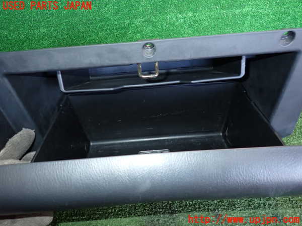 5UPJ-24587516]インプレッサ WRX-STi(GDB)グローブボックス1 中古_m0004.jpg