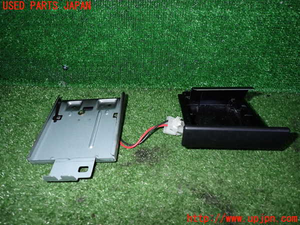 5UPJ-24587821]インプレッサ WRX-STi(GDB)灰皿1 中古_m0002.jpg