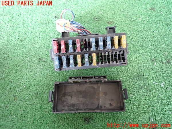 2UPJ-24596741]デリカ スターワゴン(P35W)ヒューズボックス1 中古_m0003.jpg
