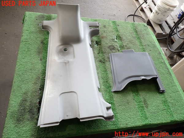 2UPJ-24597665]デリカ スターワゴン(P35W)右センターピラートリム 中古_m0001.jpg