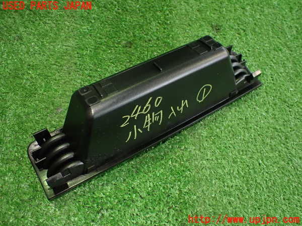 5UPJ-24607841]VW ルポGTI(6EAVY)小物入れ1 中古_m0003.jpg