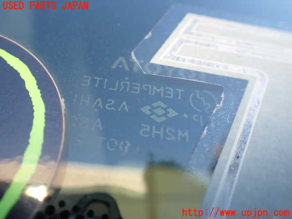 1UPJ-24611380]ハイエースワゴン100系(KZH106W)右クォーターガラス ASAHI M2H5 中古_m0003.jpg