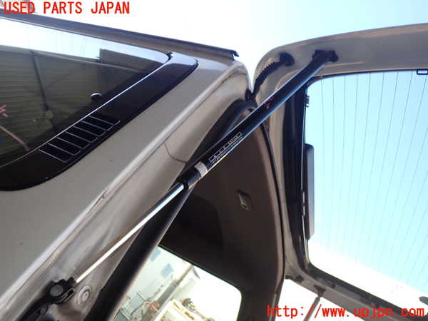 1UPJ-24611584]ハイエースワゴン100系(KZH106W)リアゲートダンパー 中古_m0002.jpg