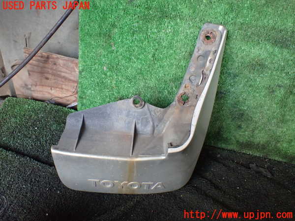 1UPJ-24611454]ハイエースワゴン100系(KZH106W)右リアマッドガード(泥除け) 中古_m0002.jpg