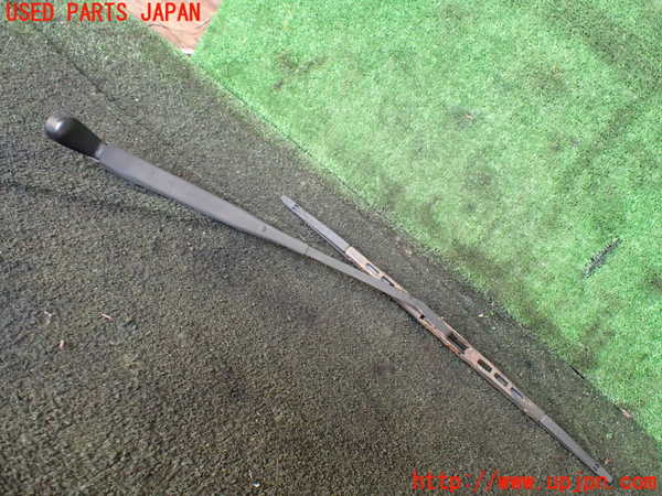 1UPJ-24611661]ハイエースワゴン100系(KZH106W)リアワイパーアーム1 中古_m0001.jpg