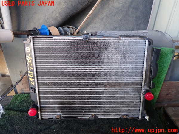 1UPJ-24612321]ハイエースワゴン100系(KZH106W)ラジエーター1 (メイン) 中古_m0001.jpg