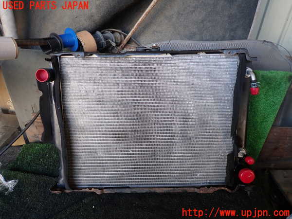 1UPJ-24612321]ハイエースワゴン100系(KZH106W)ラジエーター1 (メイン) 中古_m0002.jpg