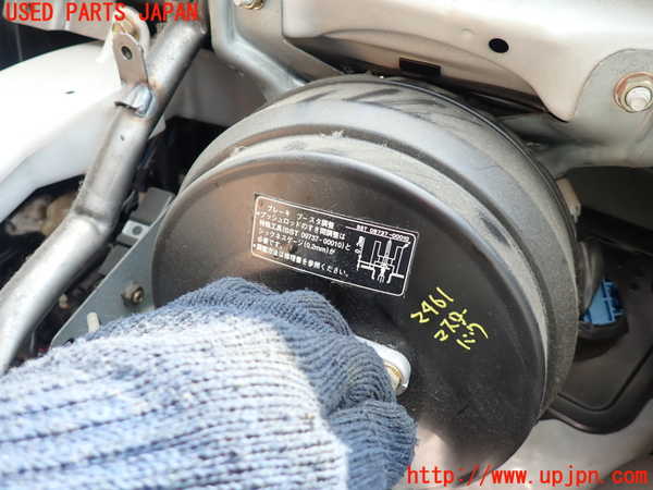 5UPJ-24614055]ハイエースワゴン100系(KZH106W)ブレーキマスターバック 中古_m0001.jpg