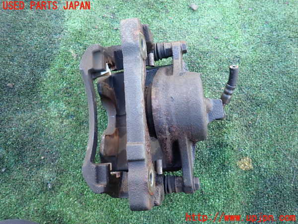 1UPJ-24614080]ハイエースワゴン100系(KZH106W)右フロントキャリパー 中古_m0002.jpg