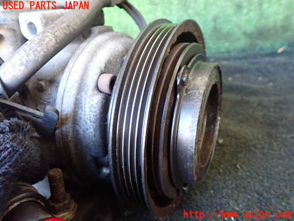 1UPJ-24616025]ハイエースワゴン100系(KZH106W)エアコンコンプレッサー 中古_m0003.jpg