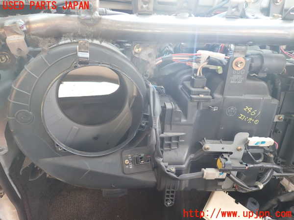 1UPJ-24616081]ハイエースワゴン100系(KZH106W)エバポレーター1 中古_m0003.jpg