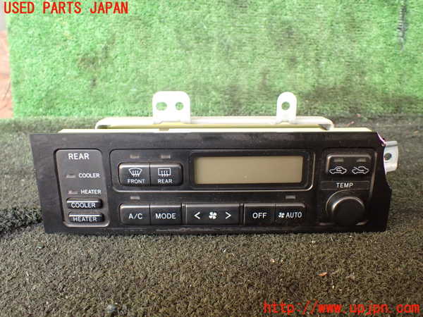 1UPJ-24616066]ハイエースワゴン100系(KZH106W)エアコンスイッチ1 中古_m0001.jpg