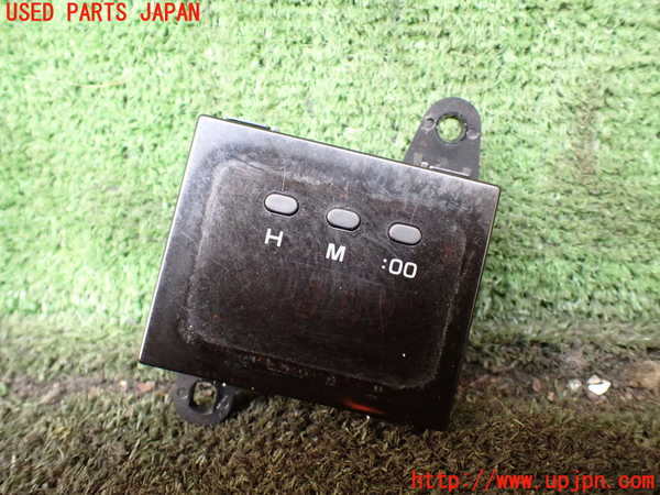 1UPJ-24617850]ハイエースワゴン100系(KZH106W)時計 中古_m0001.jpg