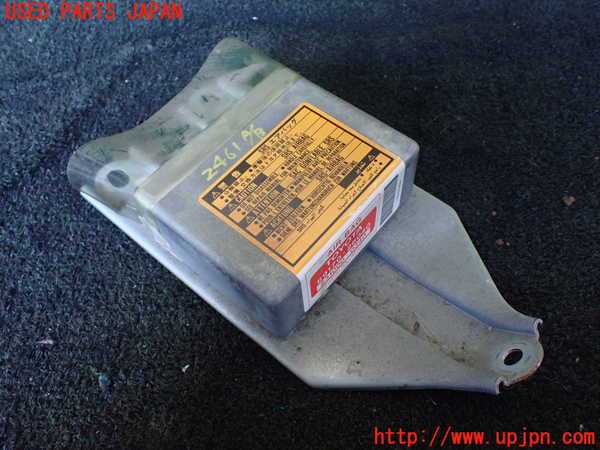 1UPJ-24616145]ハイエースワゴン100系(KZH106W)エアバッグコンピューター 中古_m0001.jpg