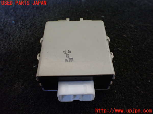 1UPJ-24616146]ハイエースワゴン100系(KZH106W)コンピューター1 (ドアコントロール) 中古_m0003.jpg