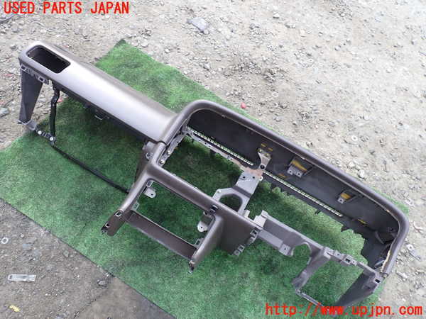 1UPJ-24617505]ハイエースワゴン100系(KZH106W)ダッシュボード 中古_m0001.jpg