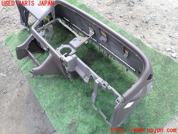 1UPJ-24617505]ハイエースワゴン100系(KZH106W)ダッシュボード 中古_m0002.jpg