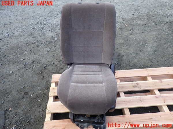 1UPJ-24617175]ハイエースワゴン100系(KZH106W)左2列目シート 中古_m0001.jpg