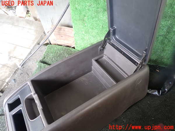 1UPJ-24617540]ハイエースワゴン100系(KZH106W)センターコンソール 中古_m0002.jpg