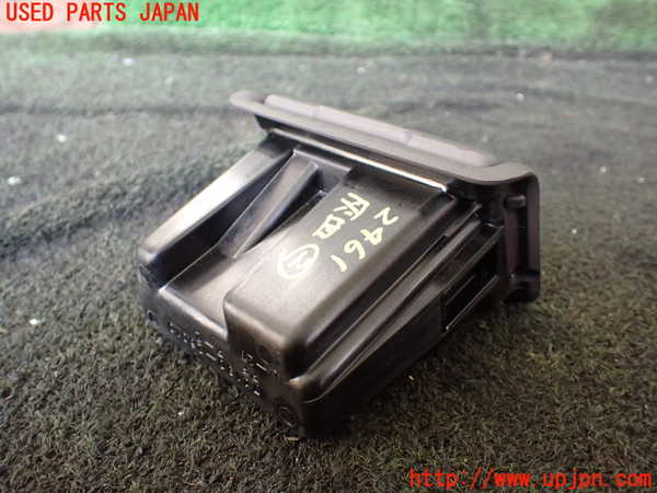 1UPJ-24617822]ハイエースワゴン100系(KZH106W)灰皿2 中古_m0003.jpg