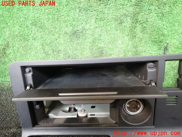 1UPJ-24617841]ハイエースワゴン100系(KZH106W)小物入れ1 中古_m0002.jpg