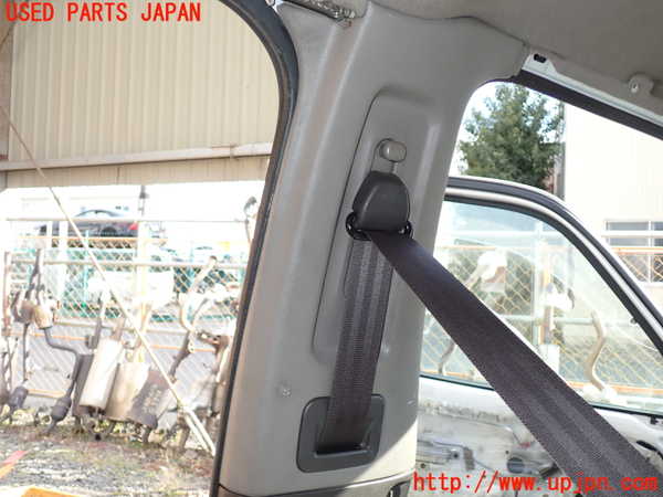 1UPJ-24617670]ハイエースワゴン100系(KZH106W)左センターピラートリム 中古_m0002.jpg
