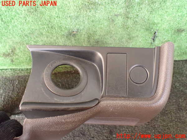 1UPJ-24617691]ハイエースワゴン100系(KZH106W)内装トリム類1 中古_m0002.jpg