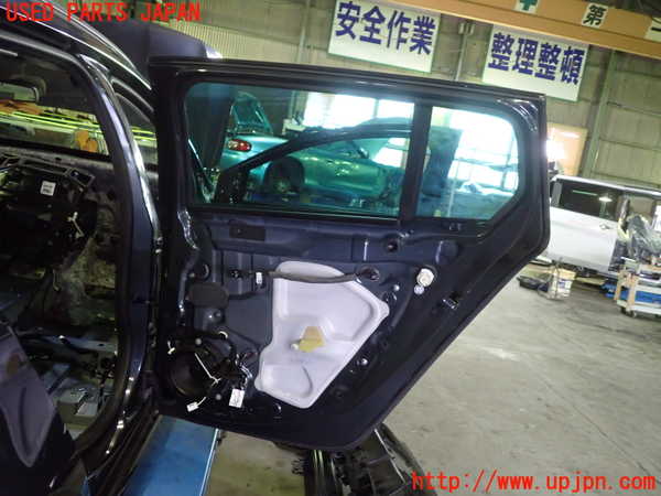 5UPJ-24621290]ルノー・メガーヌ スポーツツアラー(KBM5M)右後ドア 中古_m0005.jpg