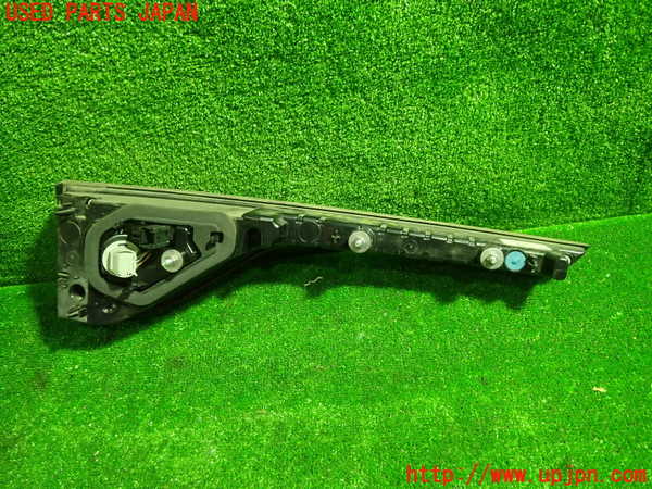1UPJ-24621550]ルノー・メガーヌ スポーツツアラー(KBM5M)右リアフィニッシャー 中古_m0003.jpg