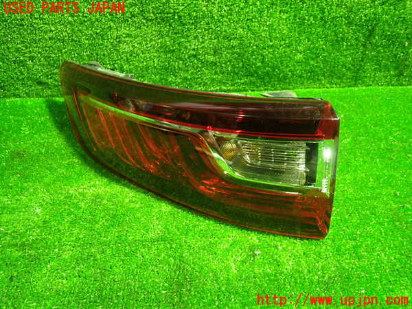 5UPJ-24621536]ルノー・メガーヌ スポーツツアラー(KBM5M)左テールランプ 中古_m0001.jpg