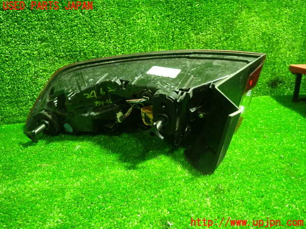 5UPJ-24621536]ルノー・メガーヌ スポーツツアラー(KBM5M)左テールランプ 中古_m0003.jpg