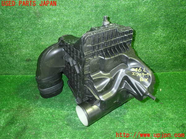 5UPJ-24622560]ルノー・メガーヌ スポーツツアラー(KBM5M)エアクリーナーボックス 中古_m0002.jpg