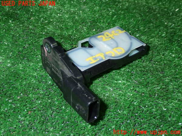 5UPJ-24626320]ルノー・メガーヌ スポーツツアラー(KBM5M)エアフロメーター 中古_m0001.jpg