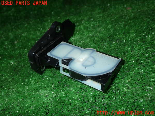 5UPJ-24626320]ルノー・メガーヌ スポーツツアラー(KBM5M)エアフロメーター 中古_m0003.jpg