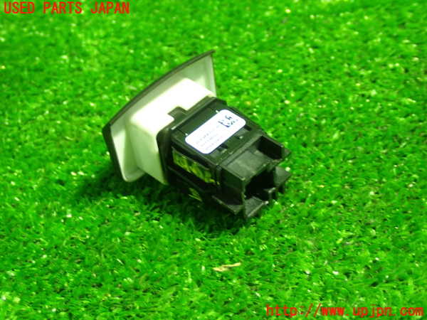 5UPJ-24626308]ルノー・メガーヌ スポーツツアラー(KBM5M)スイッチ3 中古_m0003.jpg