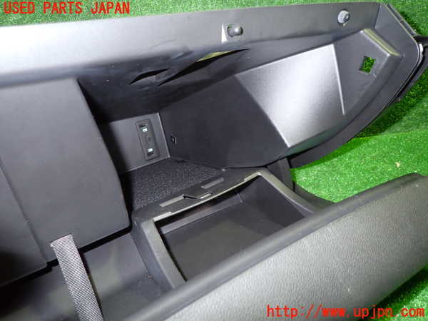 1UPJ-24627516]ルノー・メガーヌ スポーツツアラー(KBM5M)グローブボックス1 中古_m0004.jpg