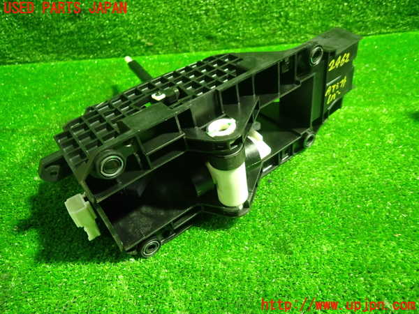 1UPJ-24627555]ルノー・メガーヌ スポーツツアラー(KBM5M)ATシフトレバー 中古_m0002.jpg