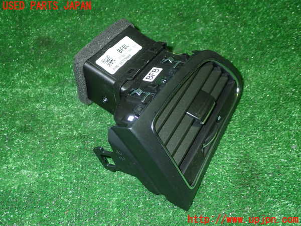 1UPJ-24627527]ルノー・メガーヌ スポーツツアラー(KBM5M)エアコン吹き出し口2（左） 中古_m0002.jpg