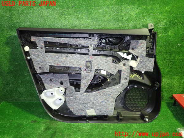 5UPJ-24621234]ルノー・メガーヌ スポーツツアラー(KBM5M)右前ドア内張り 中古_m0004.jpg